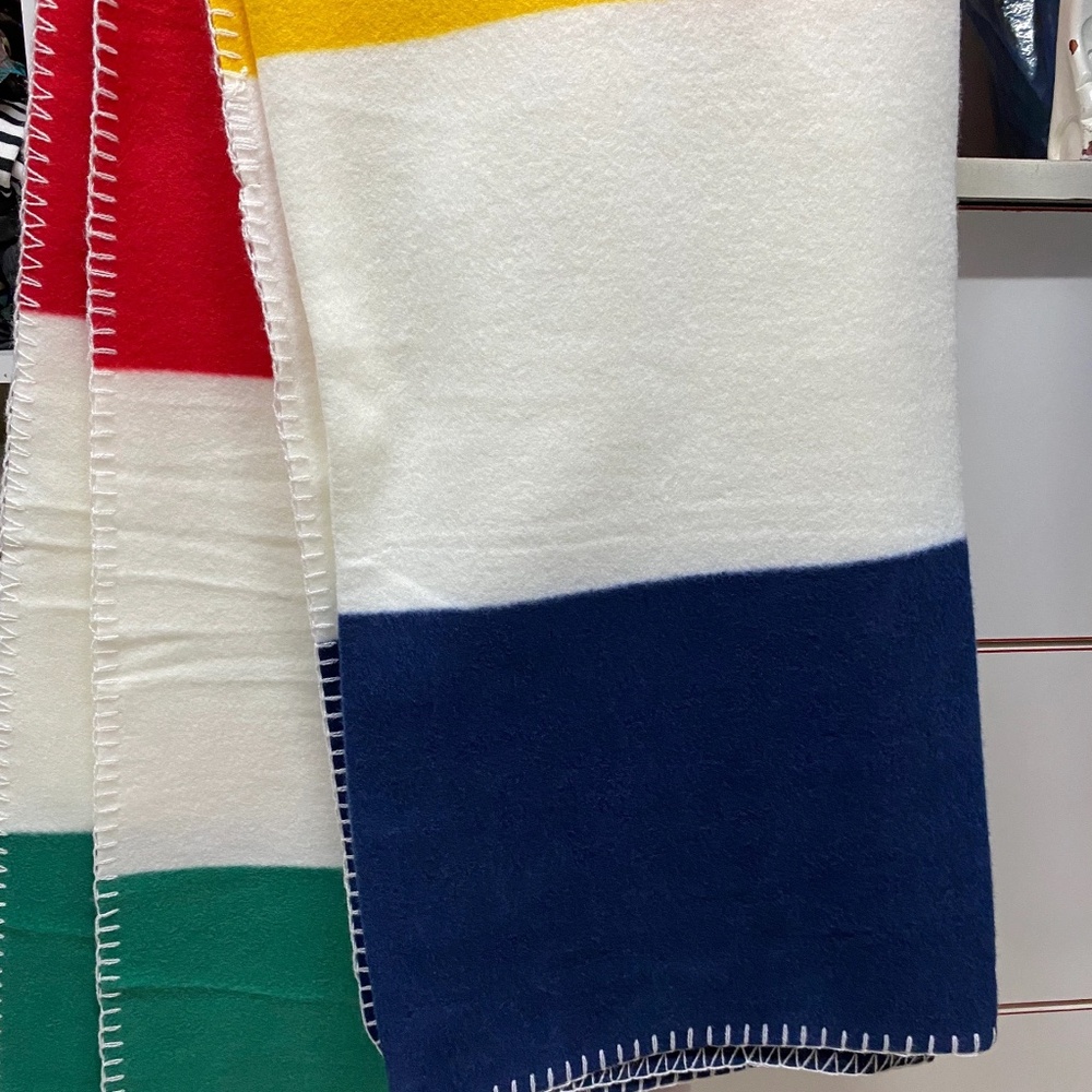 Hudson bay classic blanet